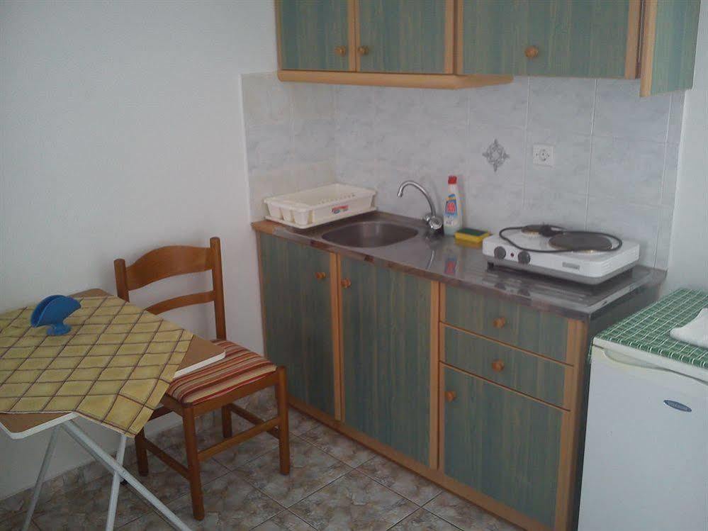 Marina Studios Tílos Екстериор снимка